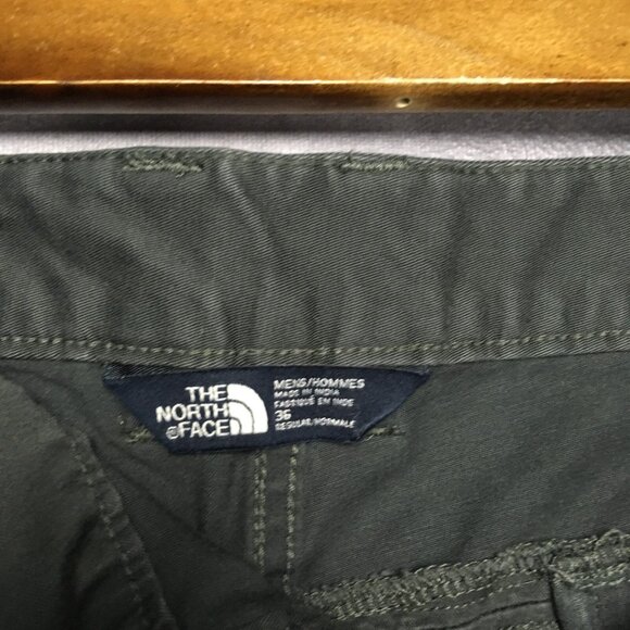 The North Face Mens Shorts size 36 Dark Blue Flat Front Cotton Stretch Casual - Picture 3 of 14